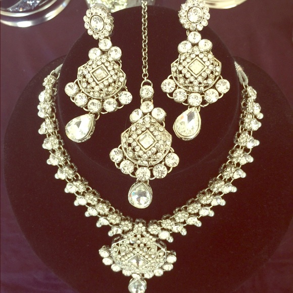 Bollywood Indian Wedding Accessories 4 Piece Set Bollywood Indian Wedding Accessories 4 Piece Set